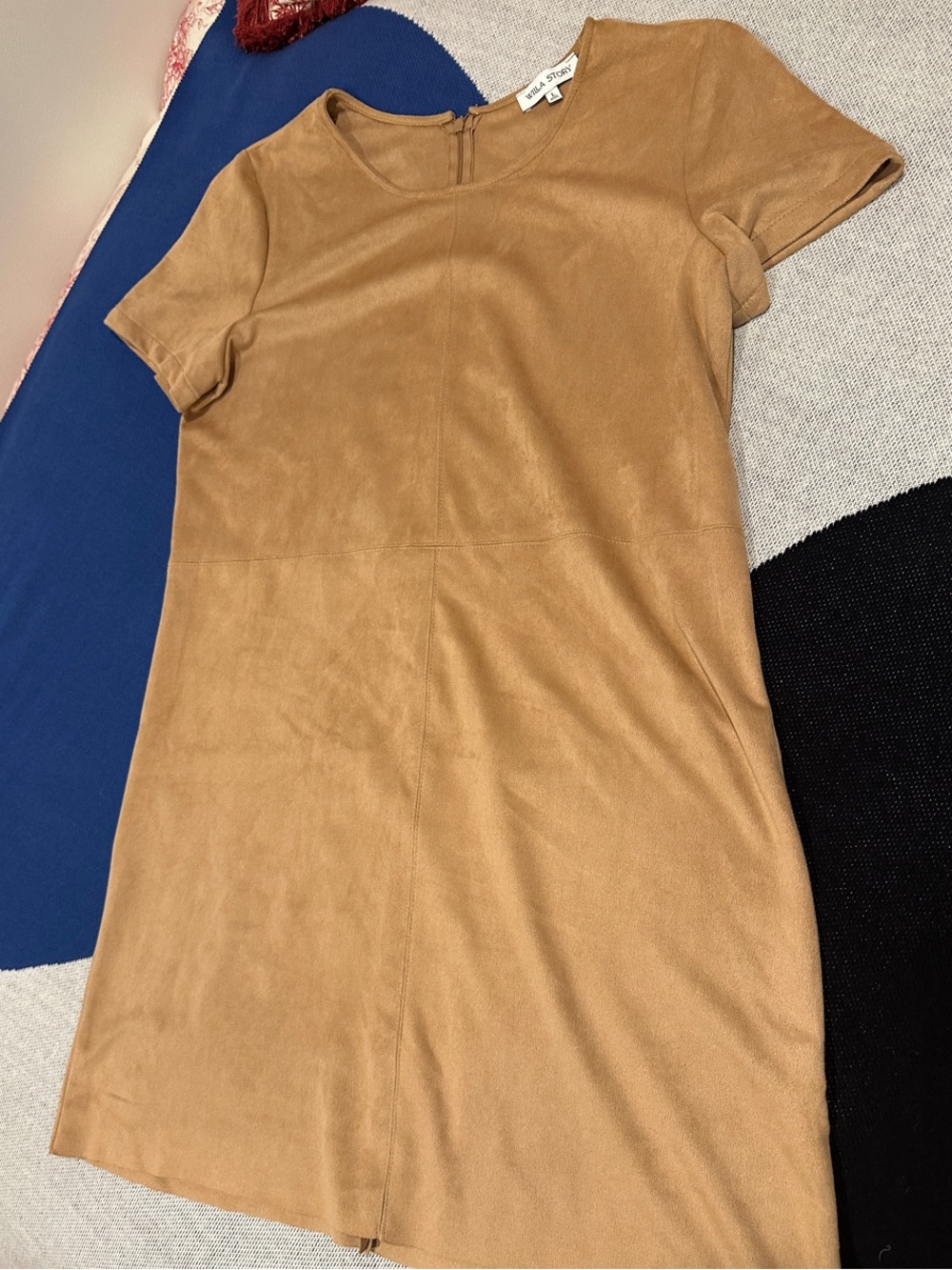 Willa Story Short-Sleeve Faux Suede Tunic Dress in Tan